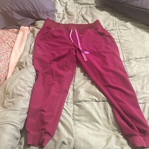 Figs Women's magenta Jogger Pants